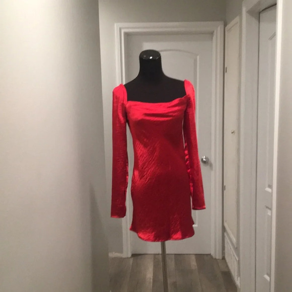 New- Princess Polly Satin Mini Dress * Color Red - Picture 9 of 12